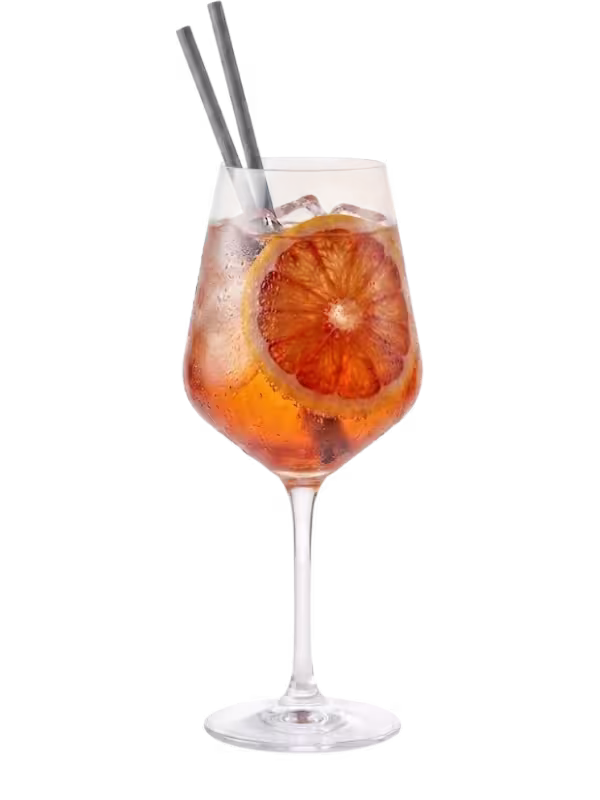 Sjakin Spritz cocktail met een schijfje sinaasappel en een takje rozemarijn